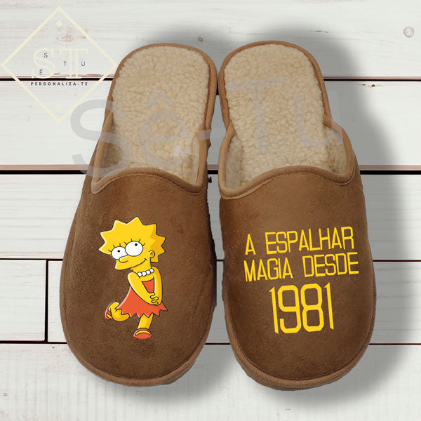 Chinelos a Espalhar Magia Lisa Simpsons com data - Sê-Tu